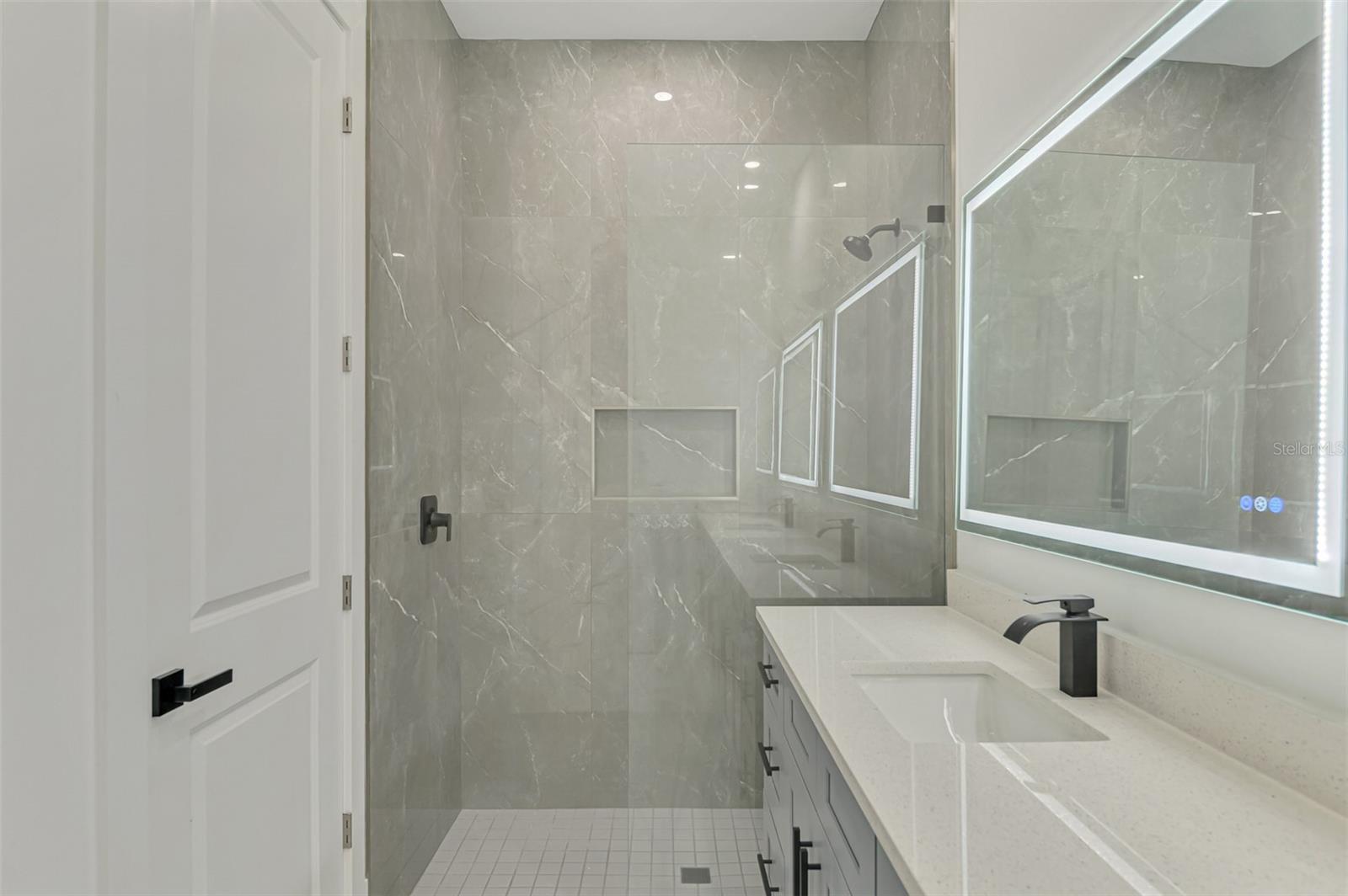 9468 Attica Cir Property Photo 33