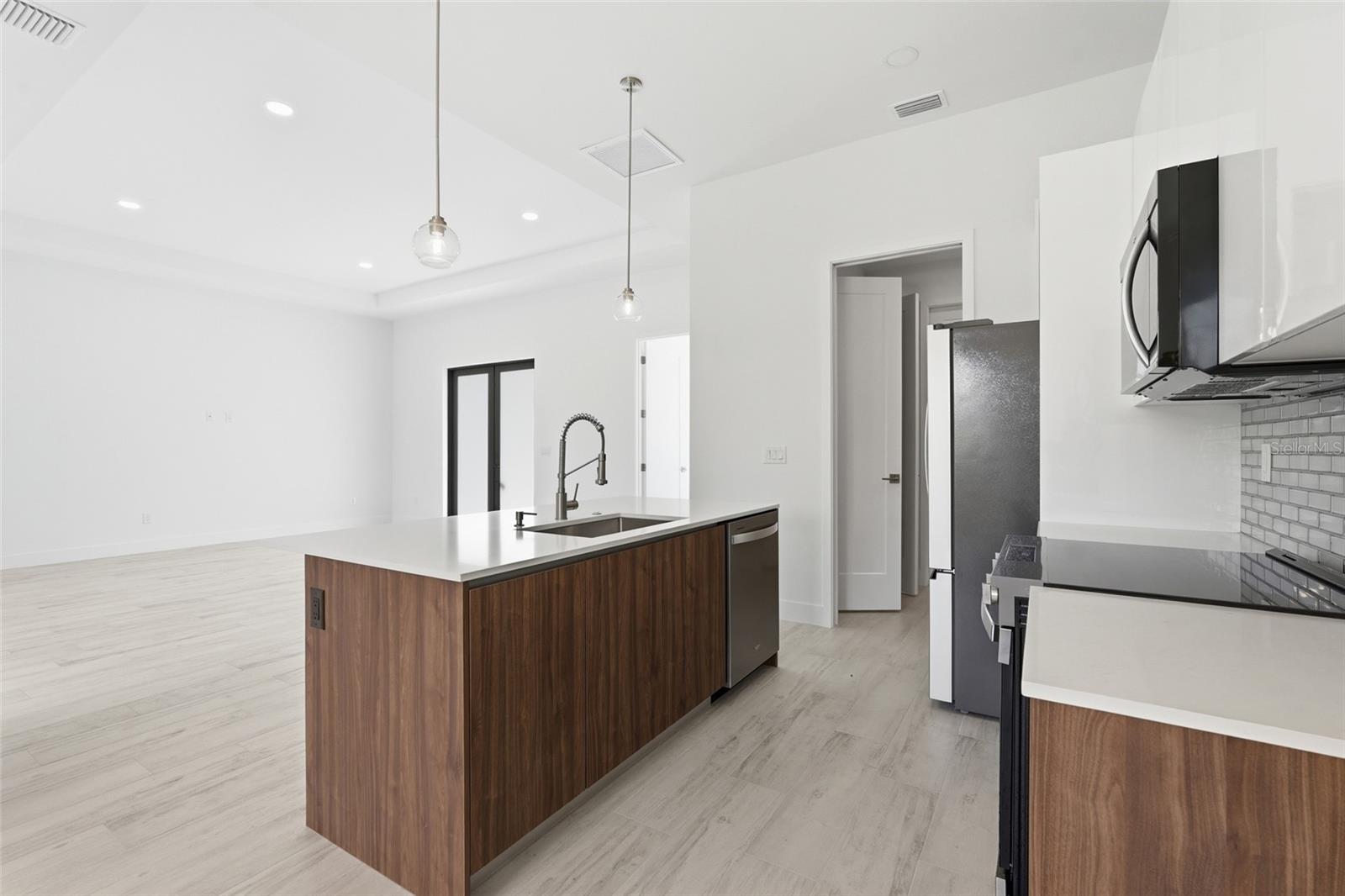 8472 Agate St Property Photo 11