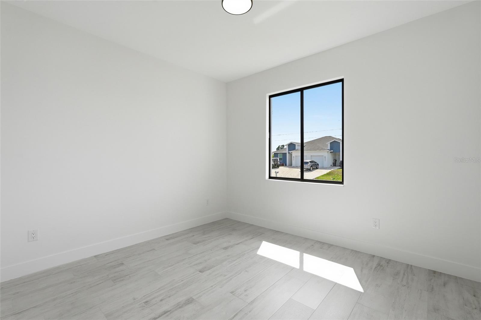 8472 Agate St Property Photo 21