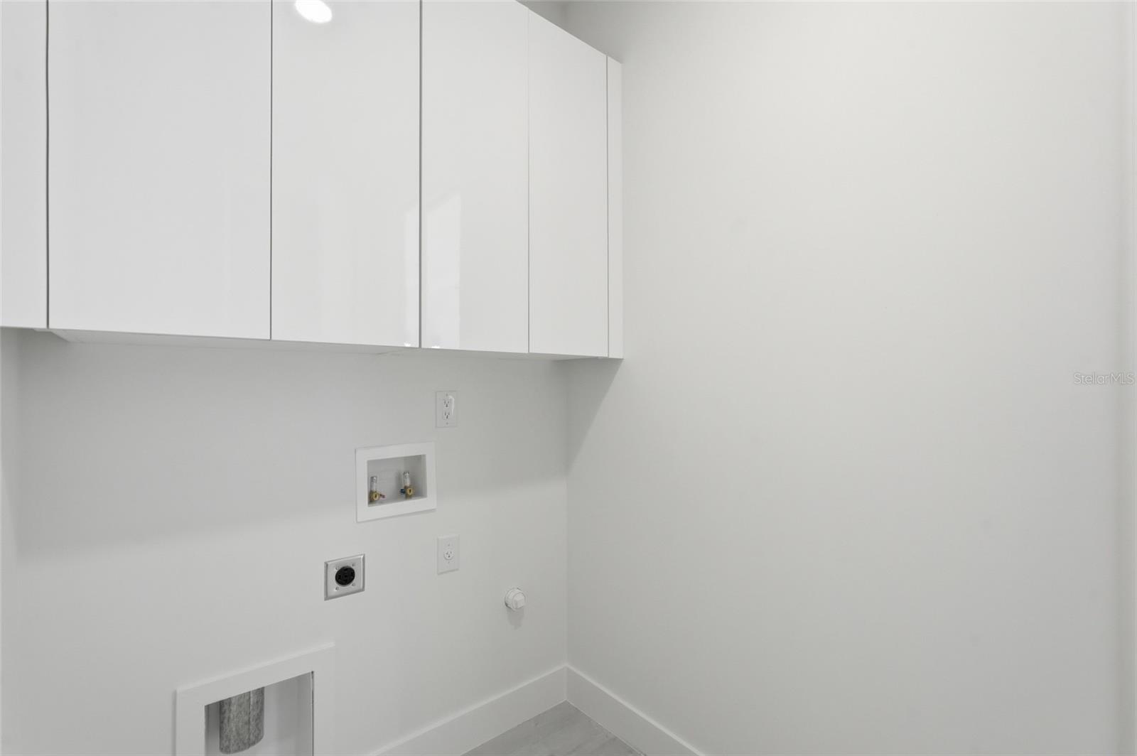 8472 Agate St Property Photo 26