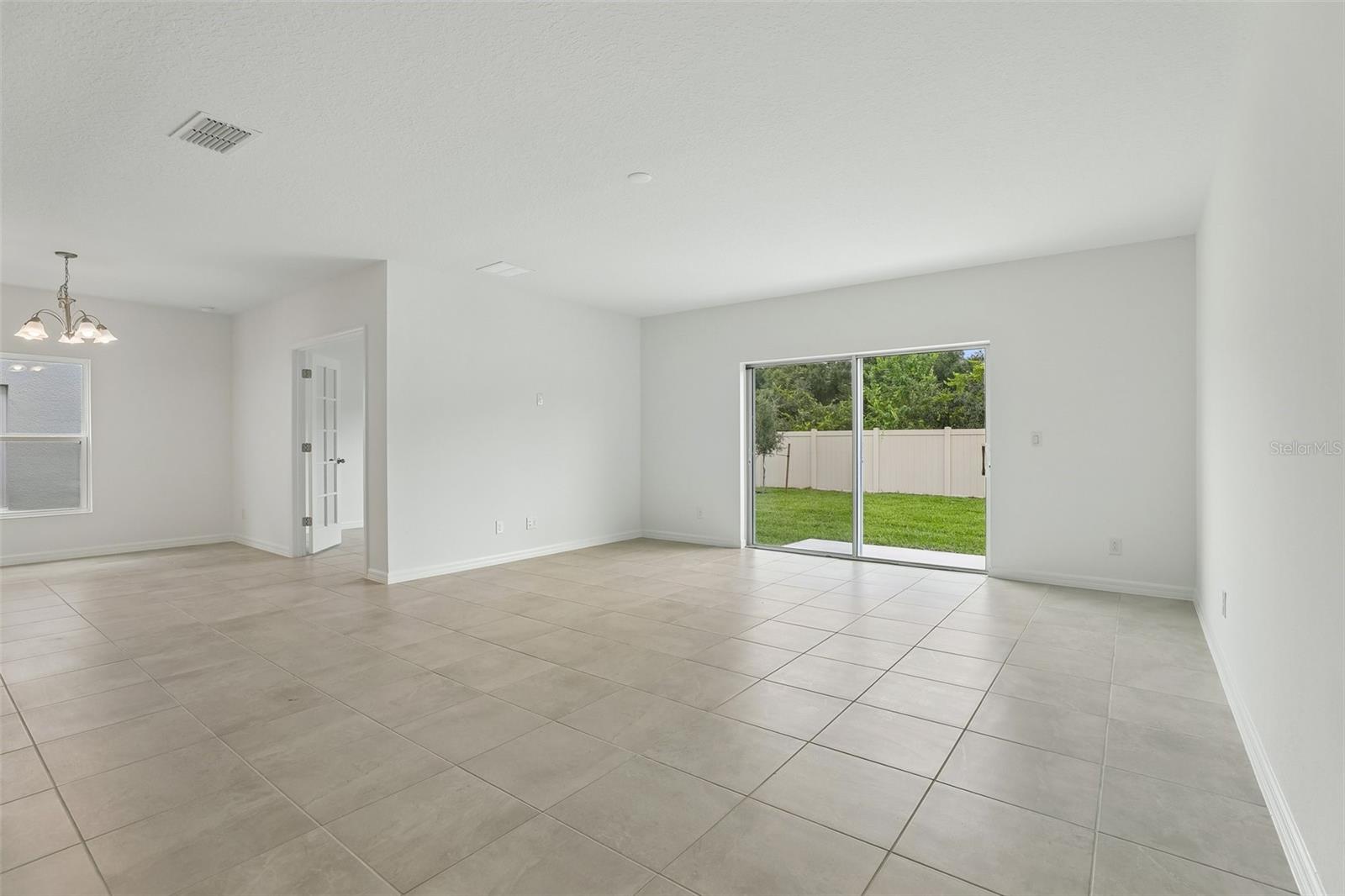 1349 Sawgrass Hammock Ln Property Photo 3