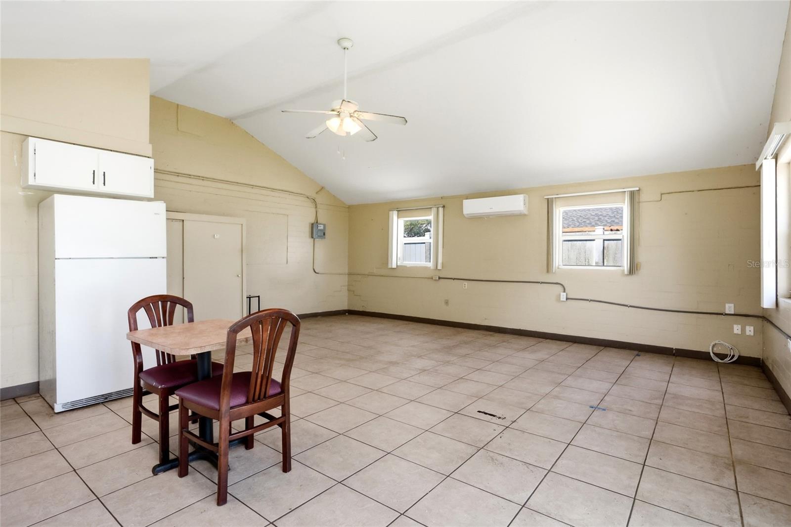 211 Lakeshore Blvd Property Photo 46