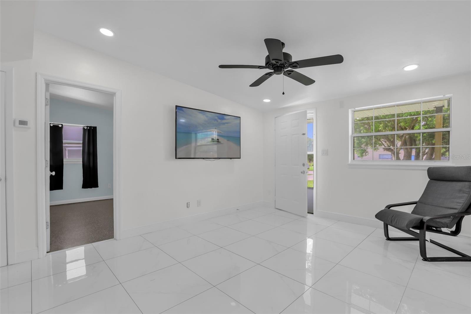 7013 Cocos Dr Property Photo 3