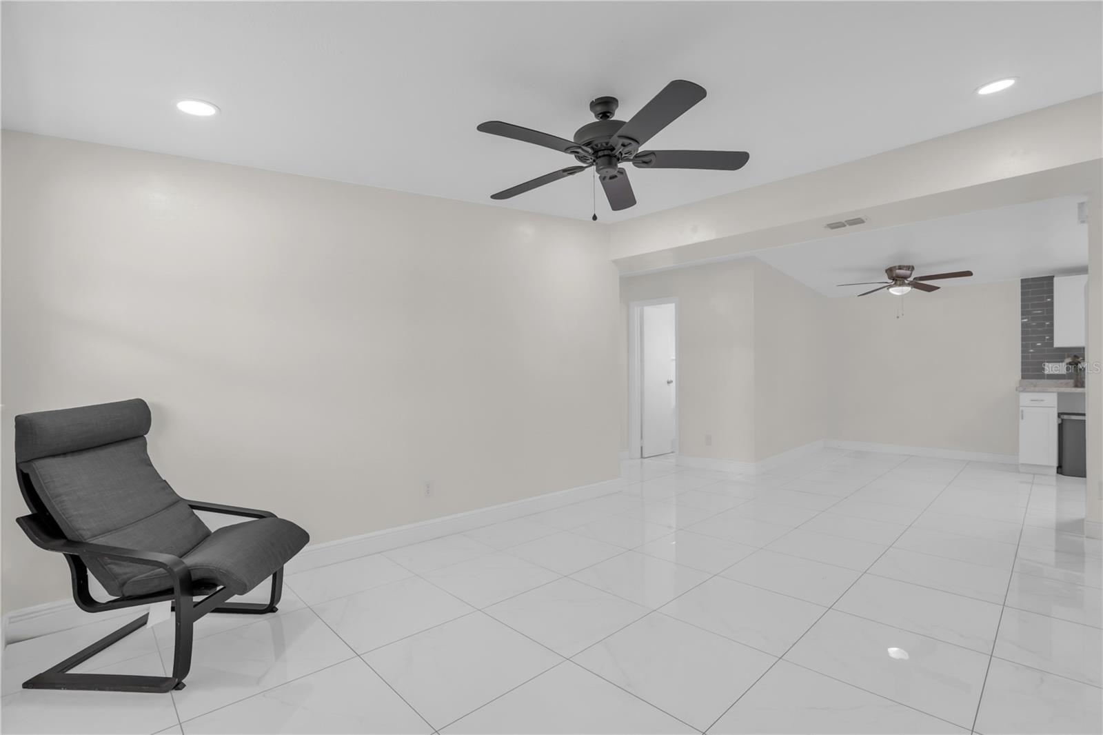 7013 Cocos Dr Property Photo 4