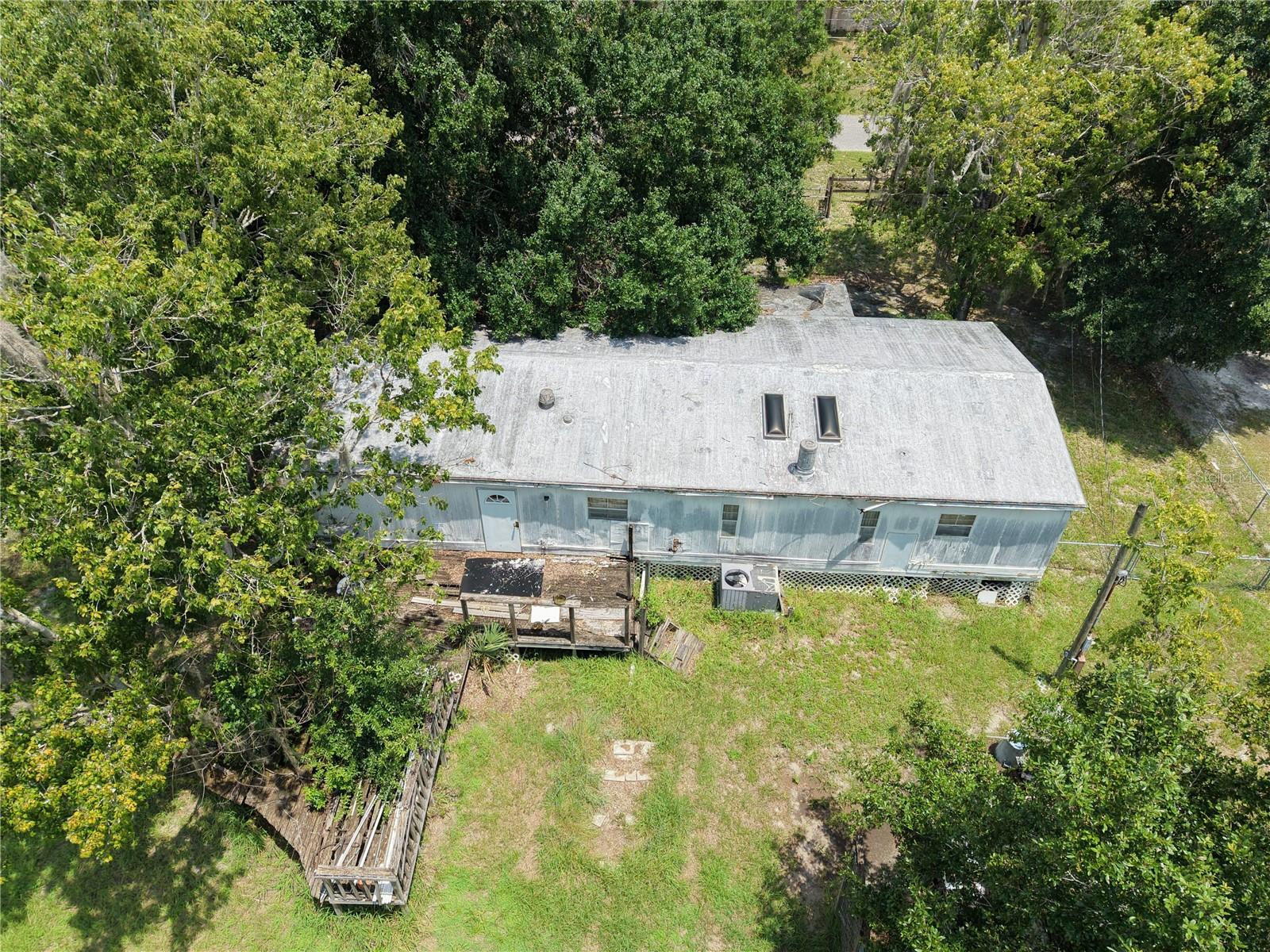 18440 Amityville Dr Property Photo 5