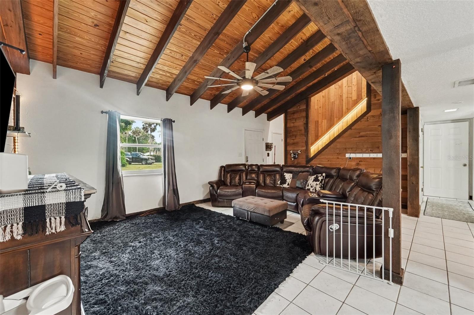 7238 Hillcrest St Property Photo 4
