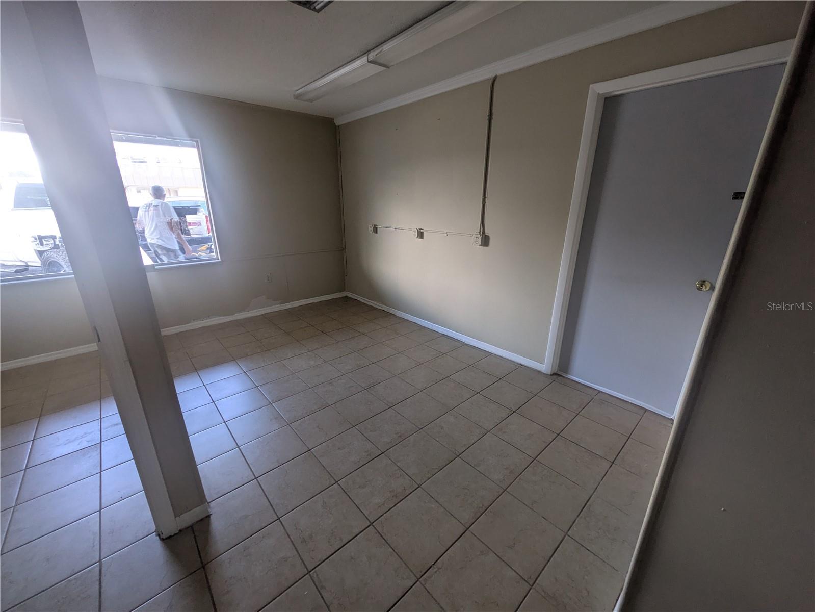 247 W Main St Property Photo 3