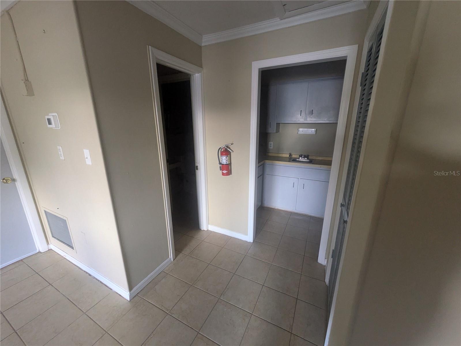 247 W Main St Property Photo 5