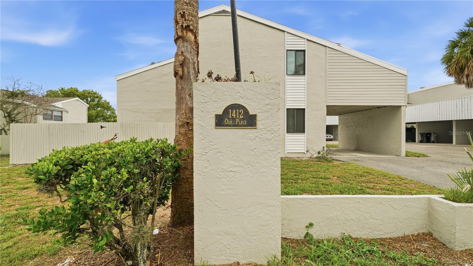 1412 OAK PL #A Property Photo 1