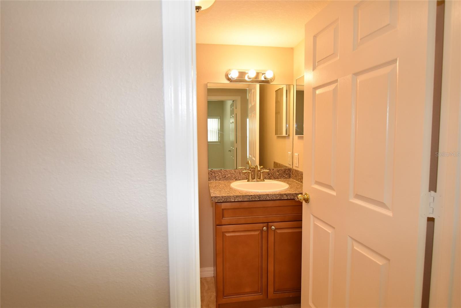 527 Bristol Cir Property Photo 10