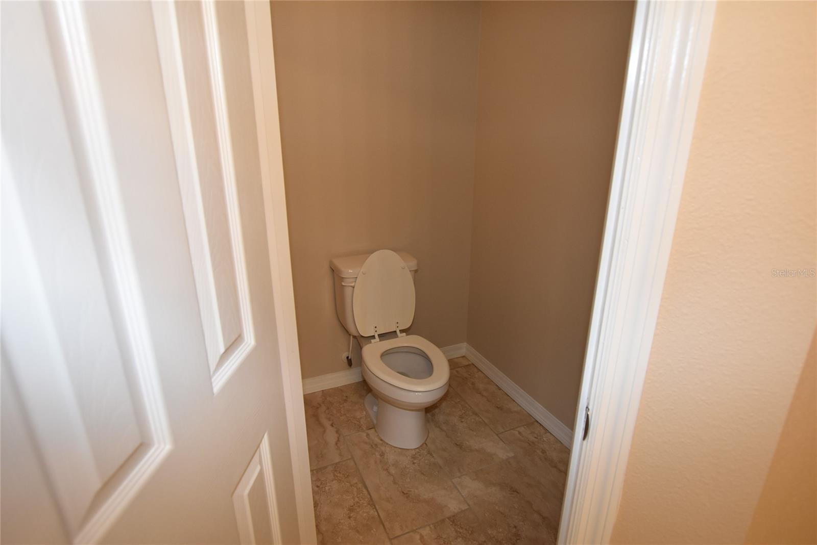 527 Bristol Cir Property Photo 18