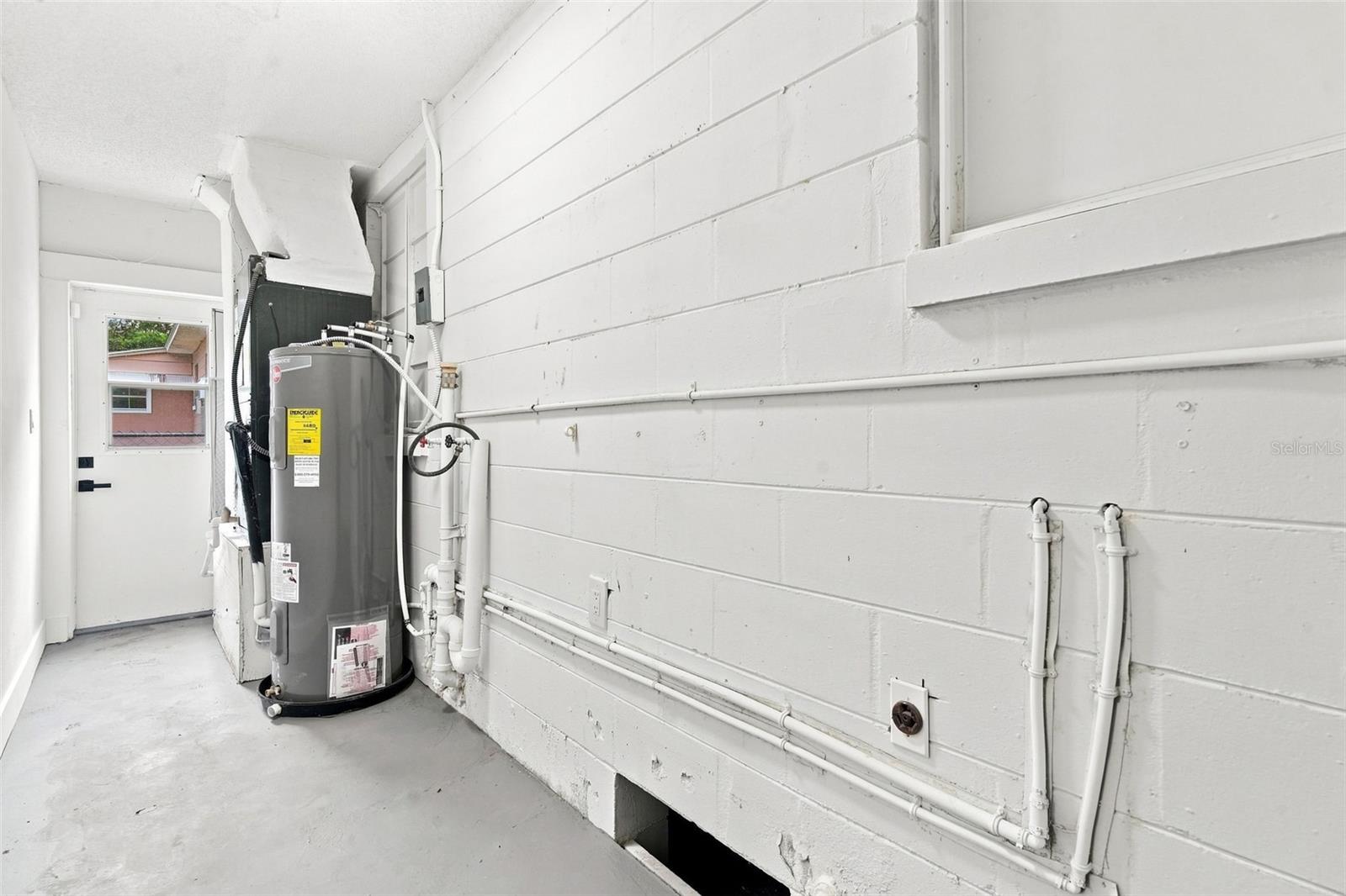 2506 Delaney Ave Property Photo 33