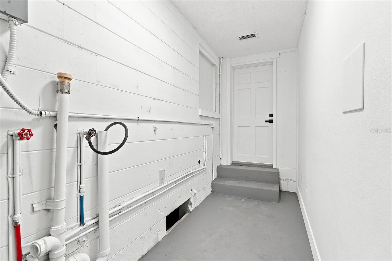 2506 Delaney Ave Property Photo 34