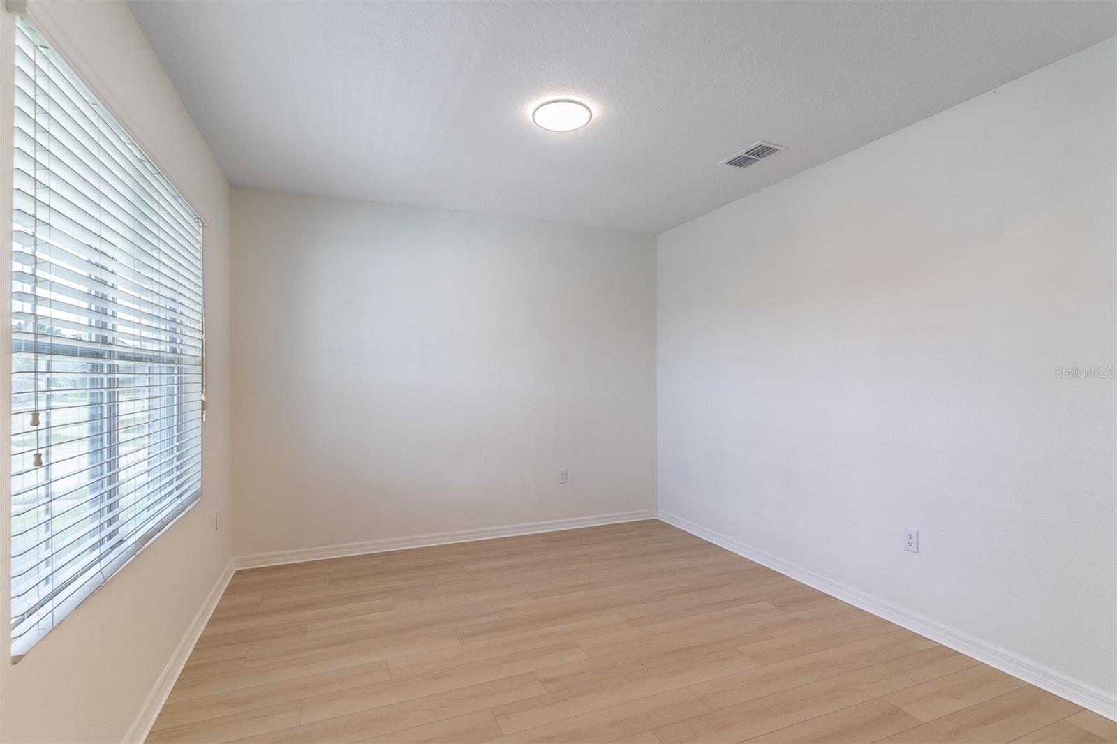 857 Sheen Cir Property Photo 13