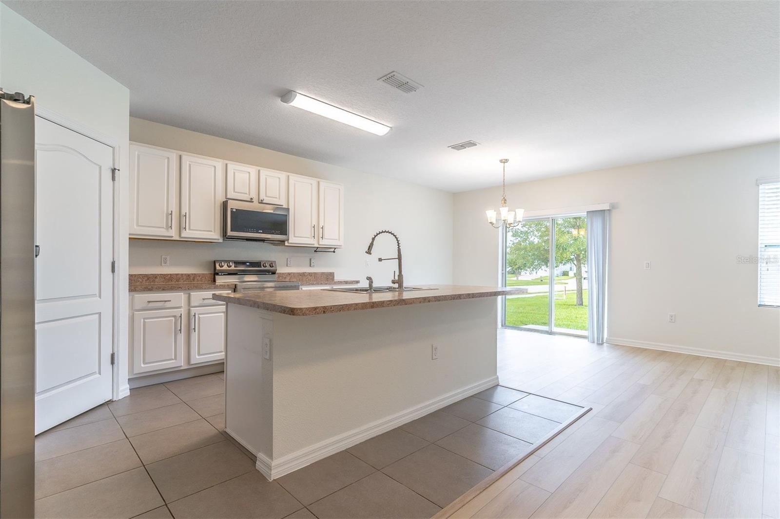 857 Sheen Cir Property Photo 17