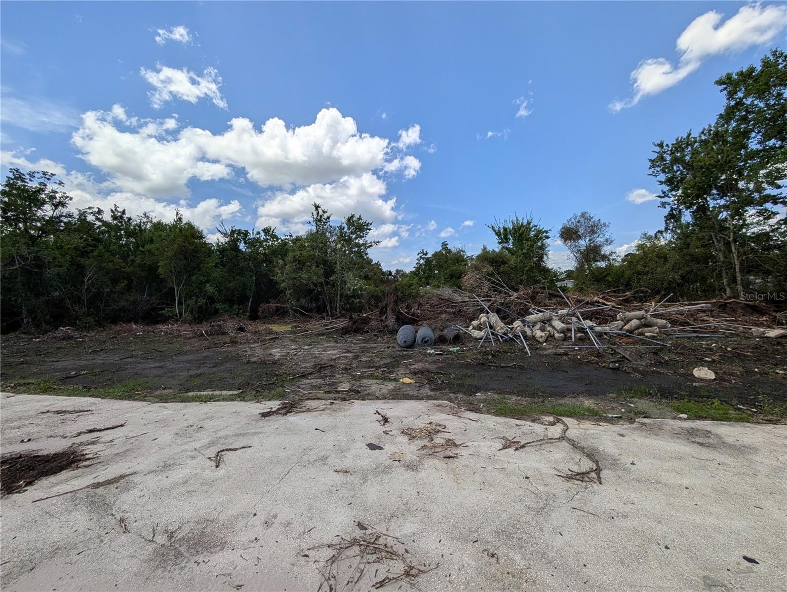 18847 Jefferson Ave Property Photo 4