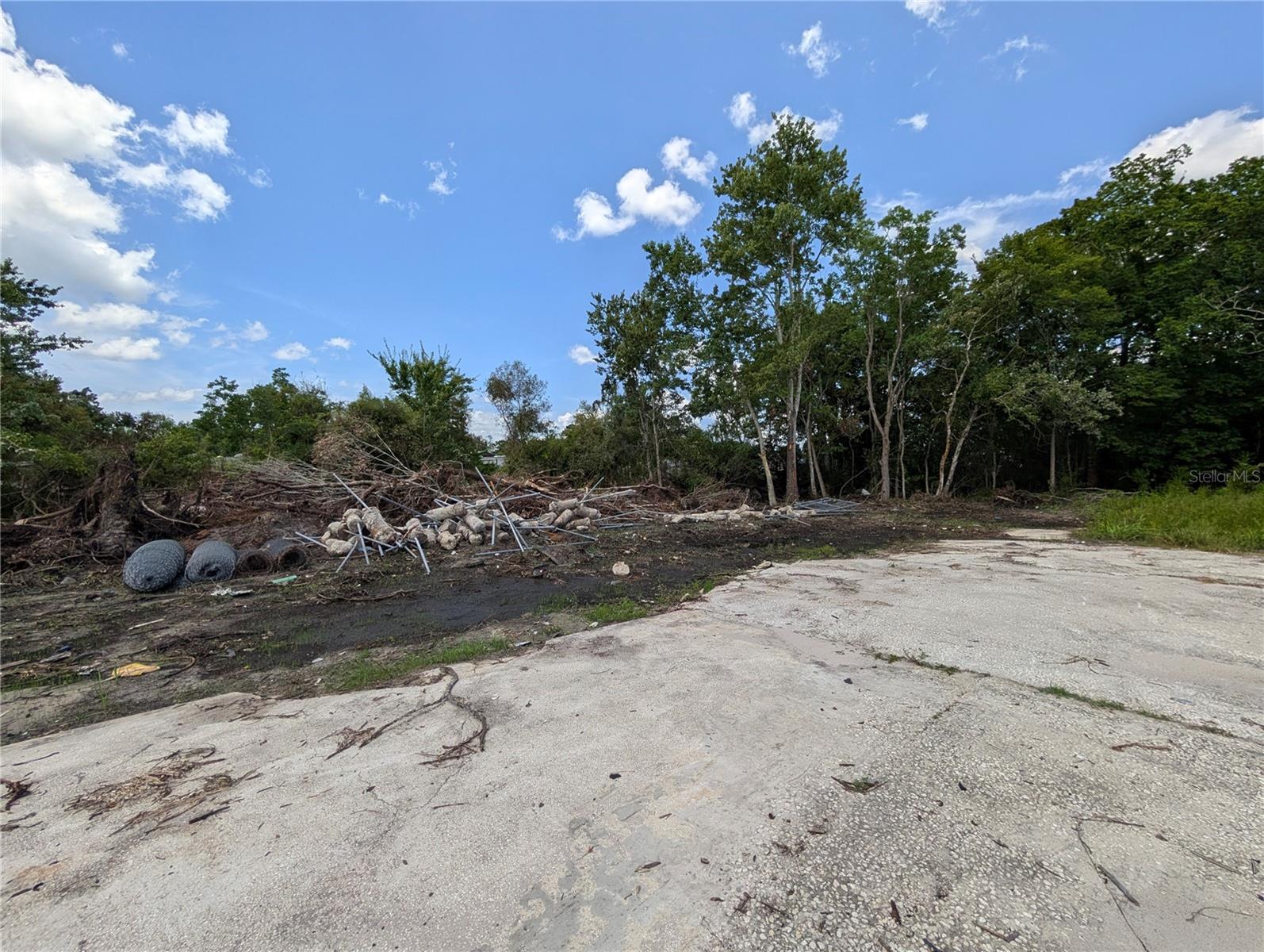 18847 Jefferson Ave Property Photo 5