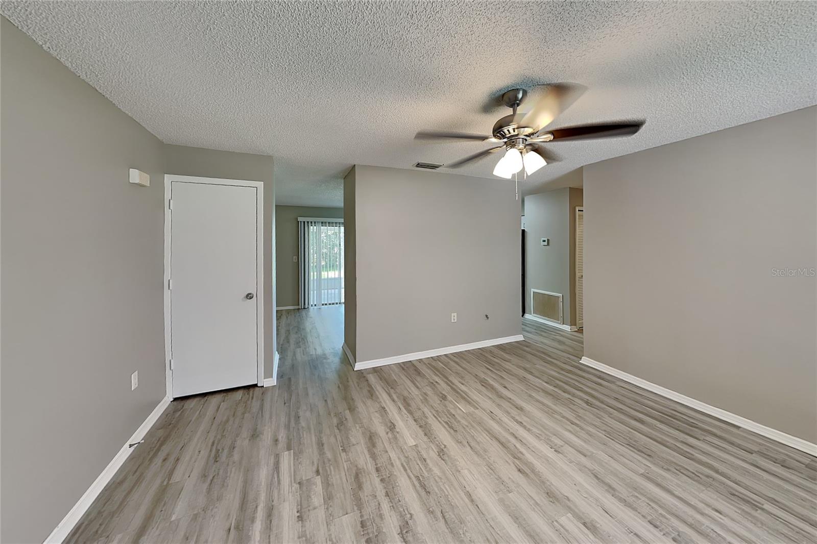 O6426753 Property Photo 4