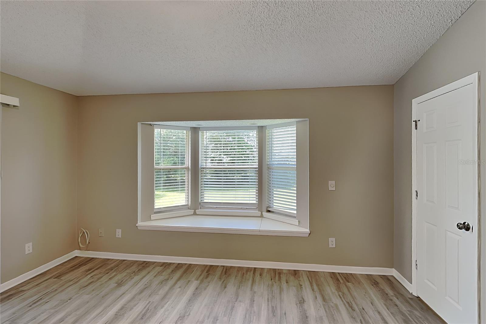 O6426753 Property Photo 9
