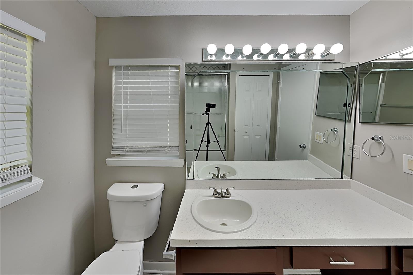O6426753 Property Photo 10
