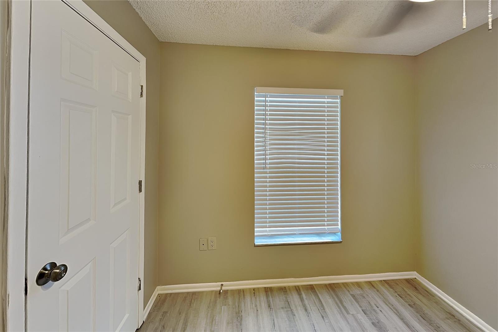 O6426753 Property Photo 12