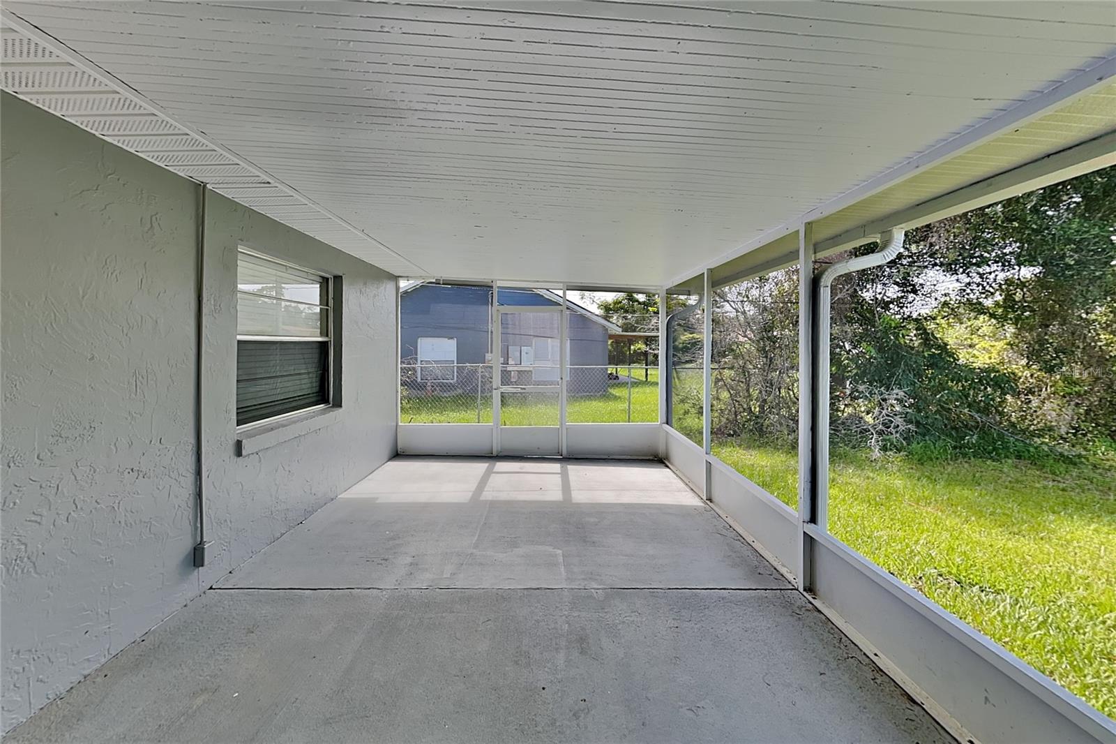 O6426753 Property Photo 18