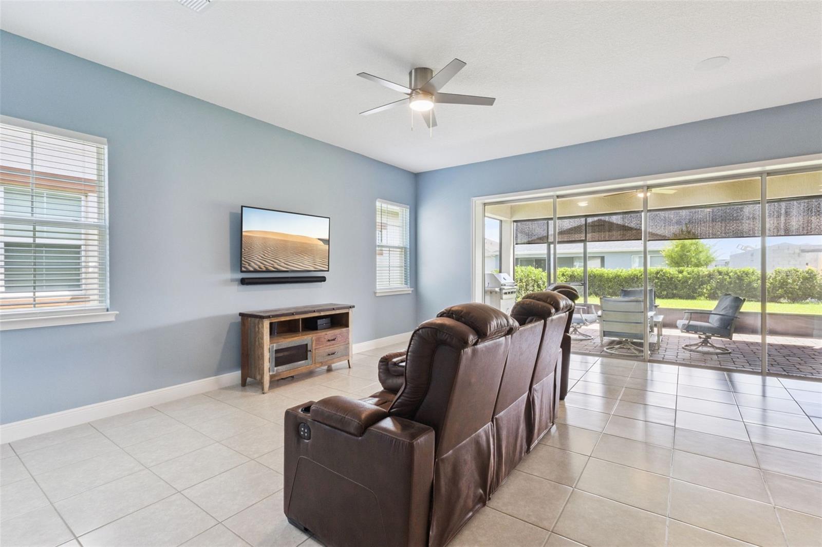 5087 Twin Lakes Blvd Property Photo 5