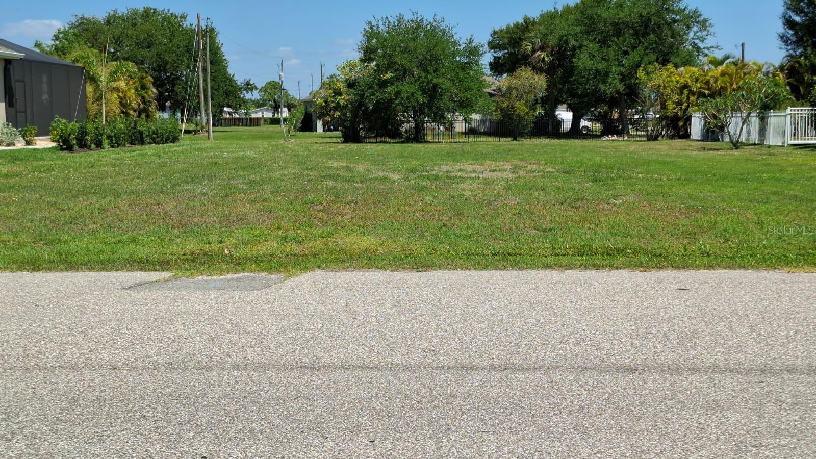 16147 Dinal Dr Property Photo 2