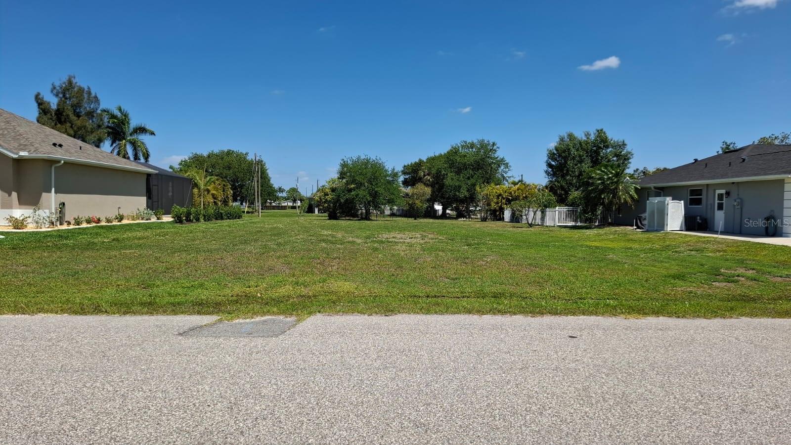 16147 Dinal Dr Property Photo 3