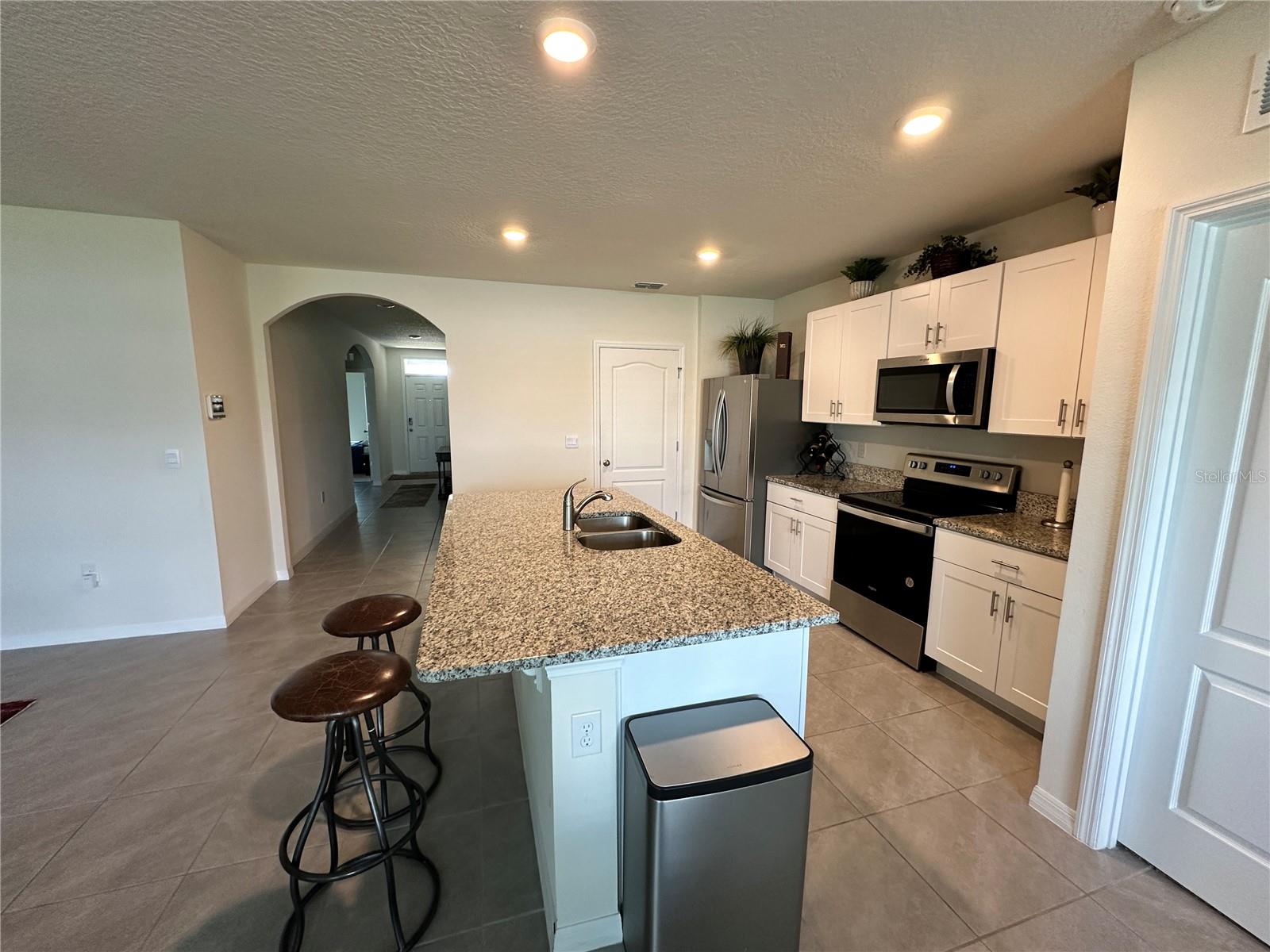 O6426820 Property Photo 4