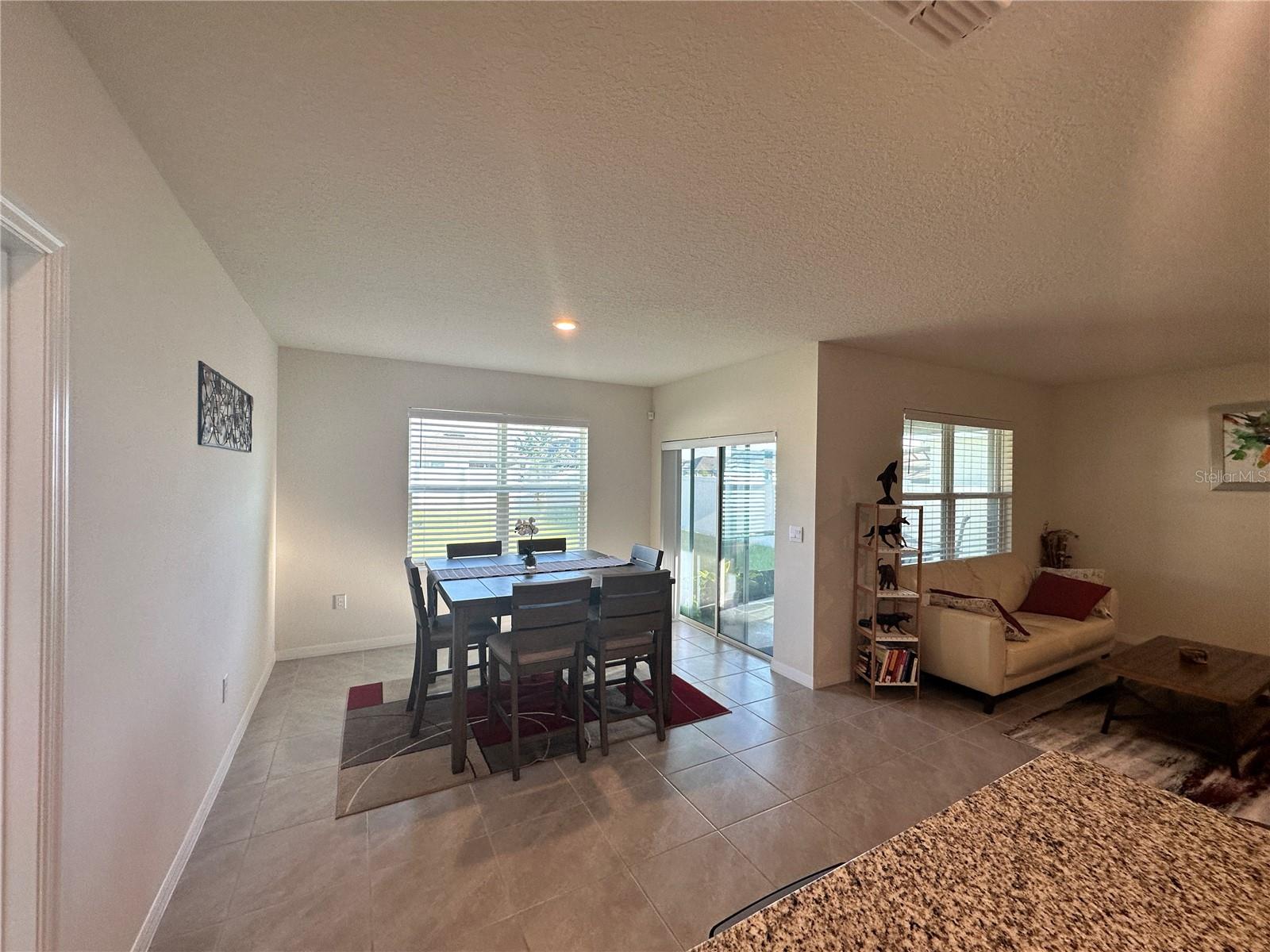 O6426820 Property Photo 6