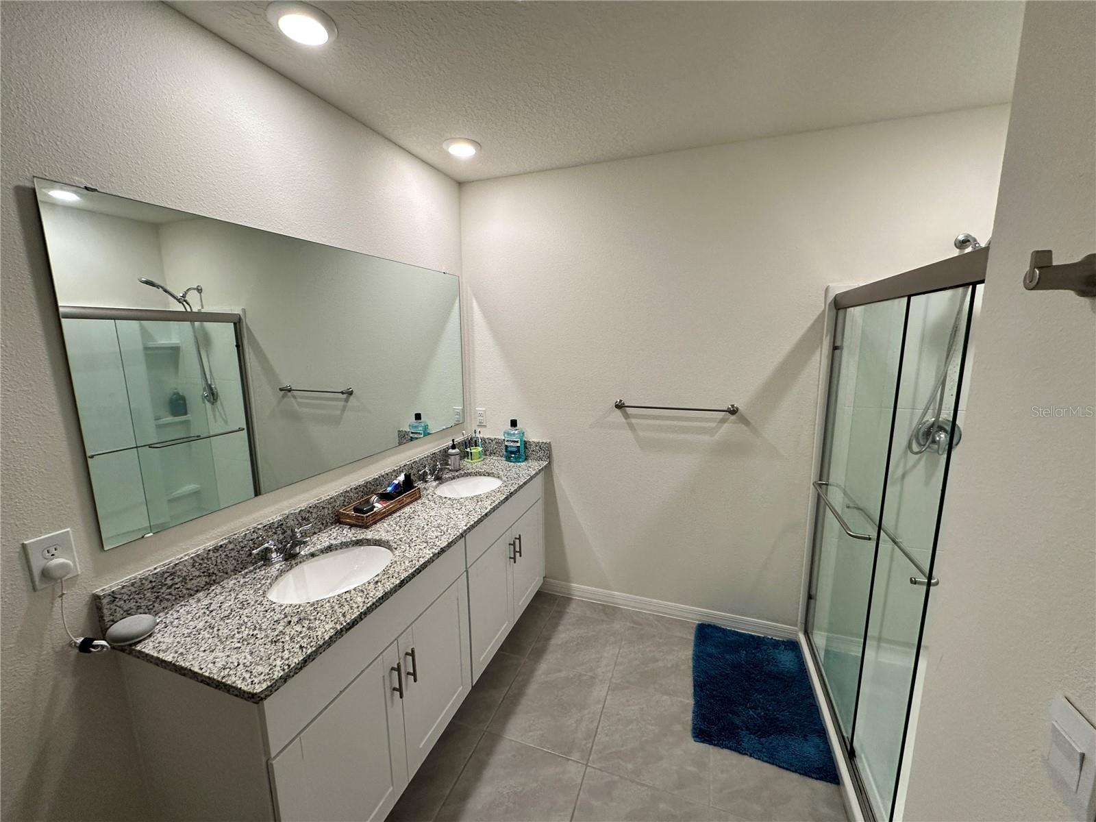 O6426820 Property Photo 9