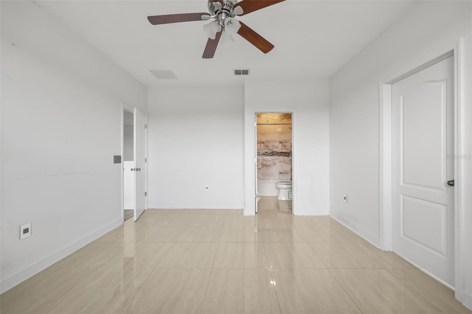 17112 Guilford Ct Property Photo 18