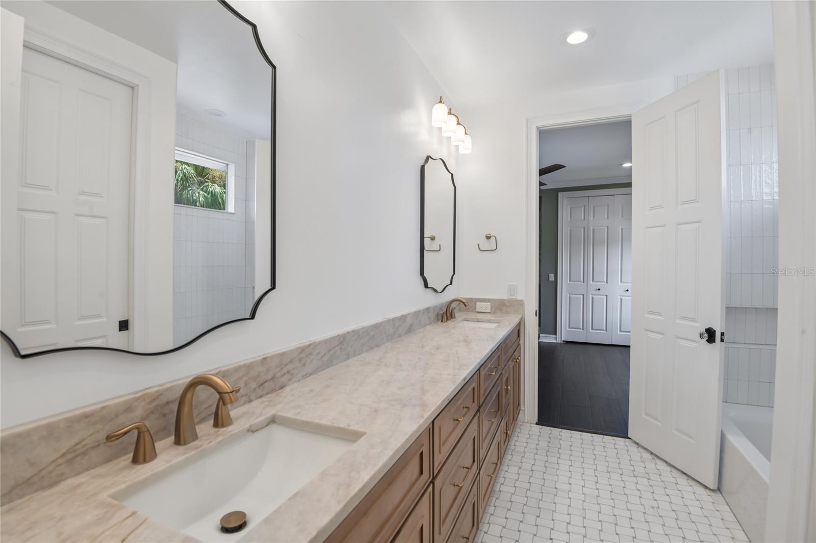 5105 W Neptune Way Property Photo 32