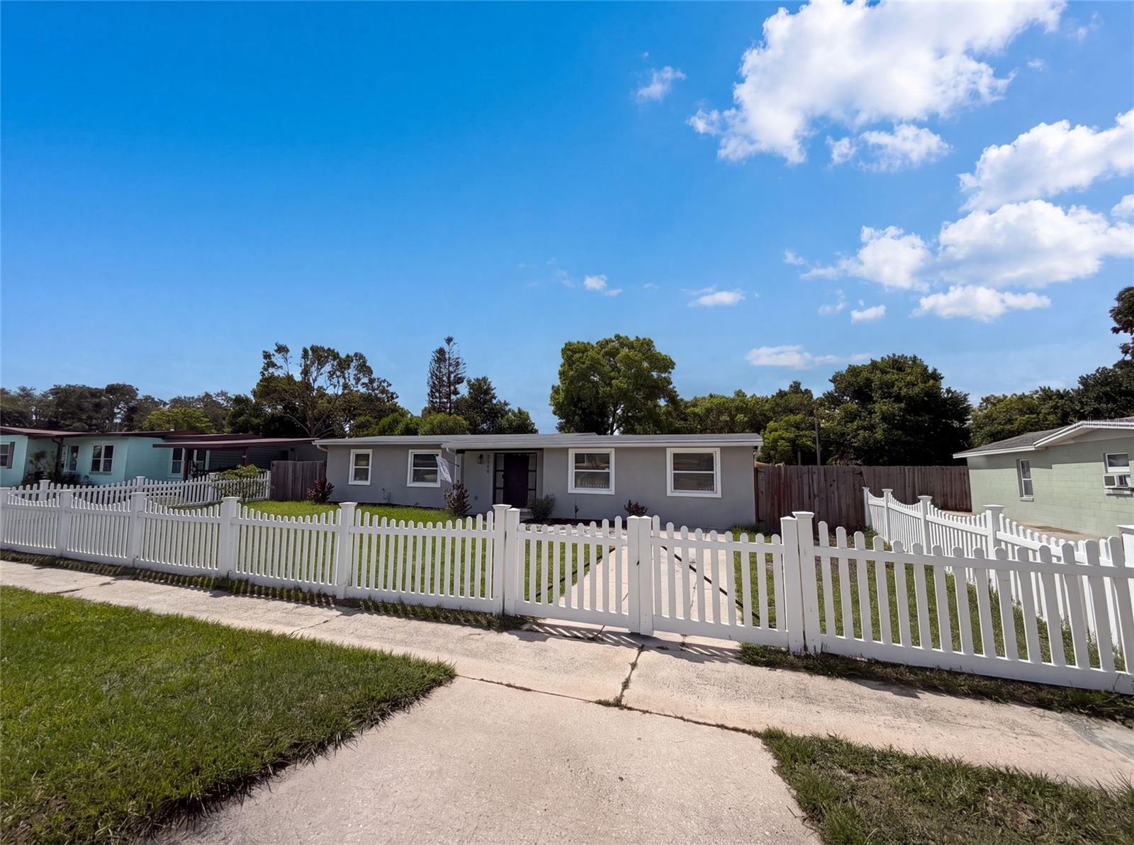2242 E Dana Dr Property Photo 1
