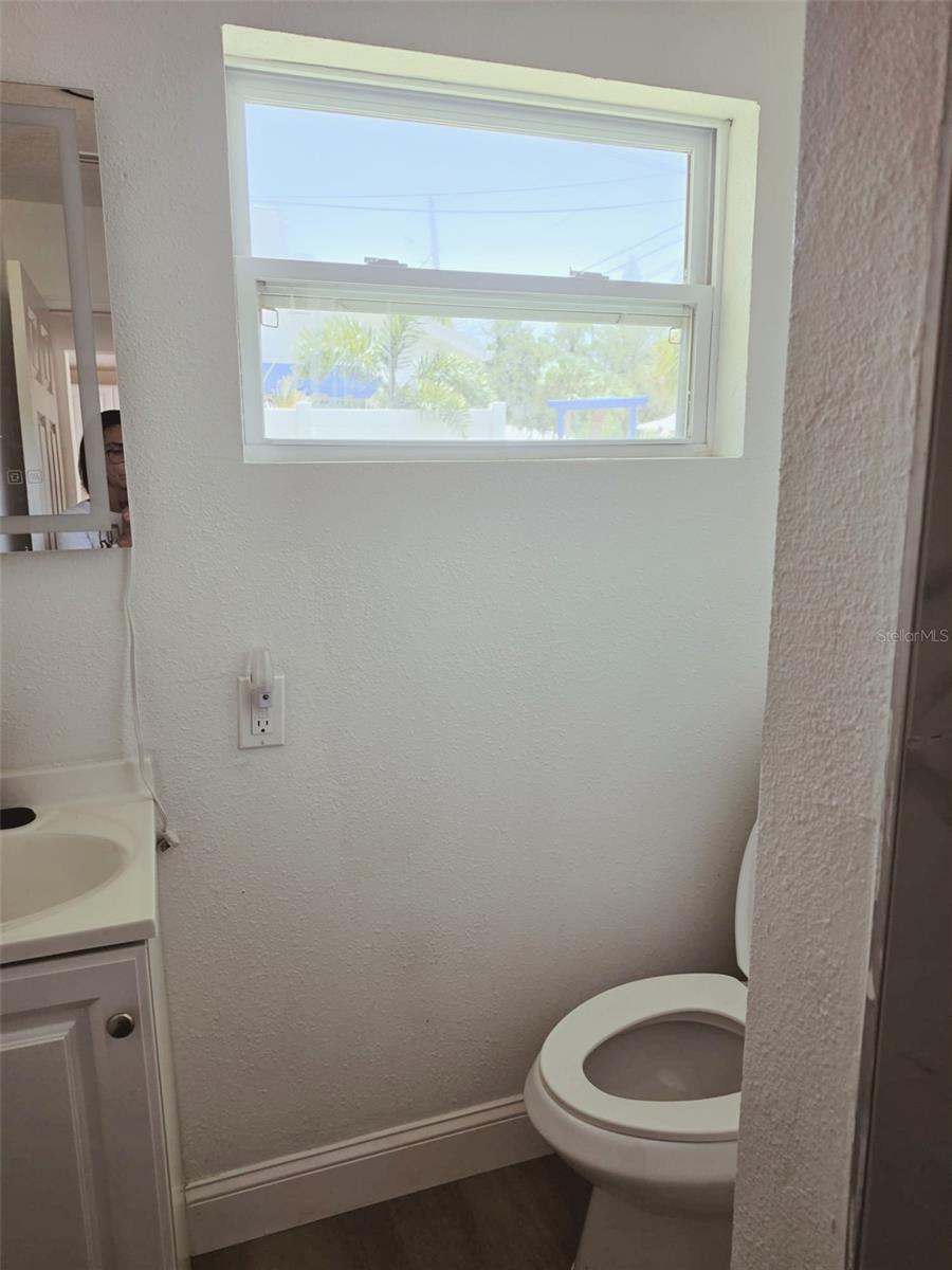 121 Bay St Property Photo 14