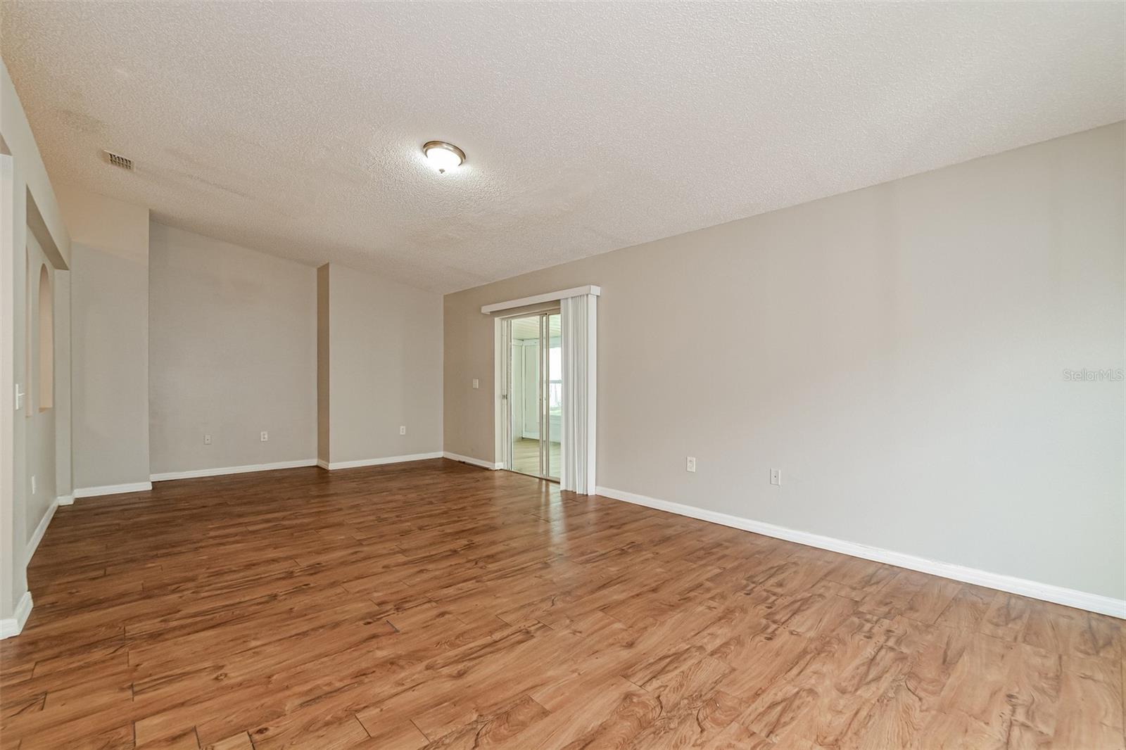 207 Ronaldale Ave Property Photo 5