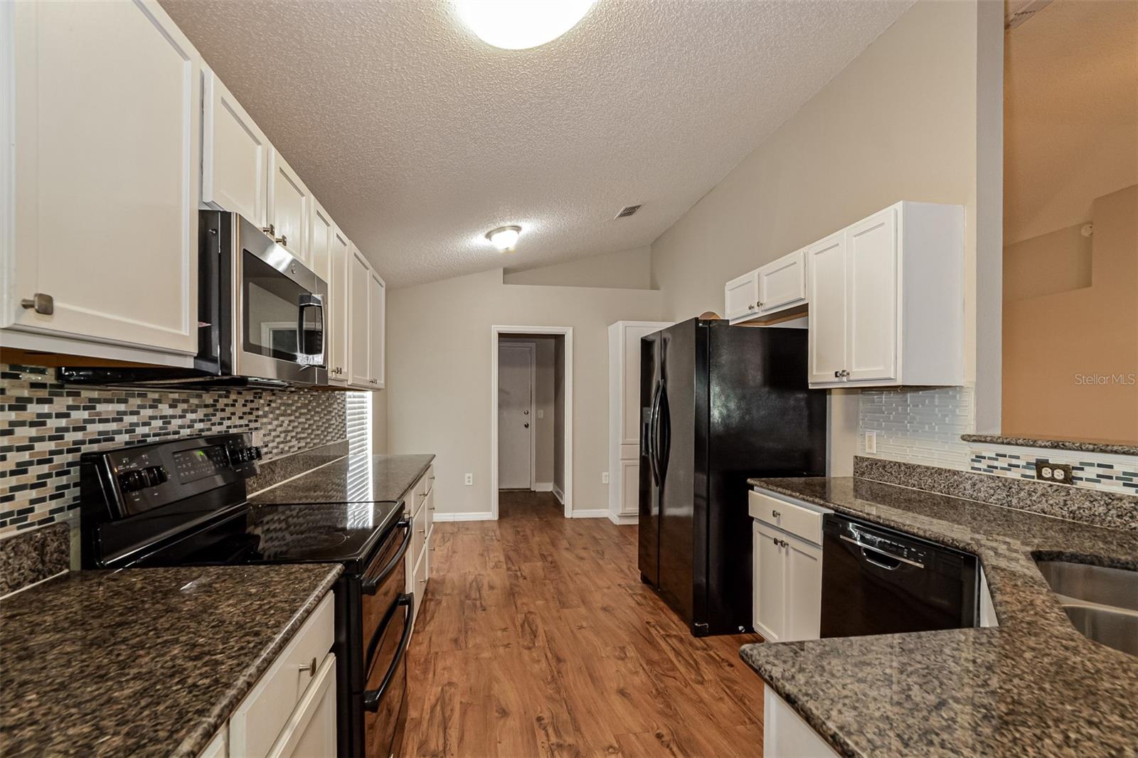 207 Ronaldale Ave Property Photo 8