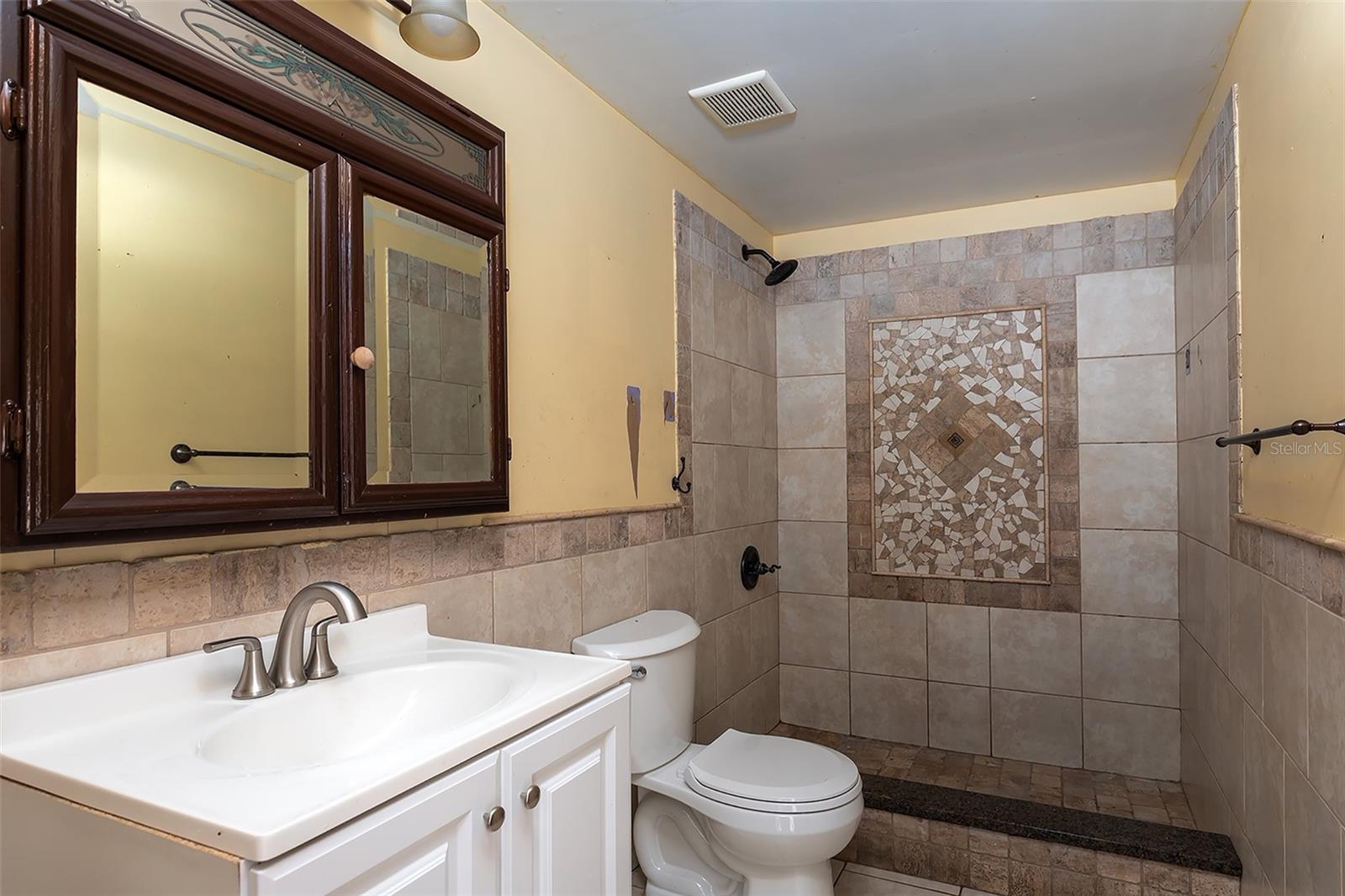 7348 Grand Ave Property Photo 9