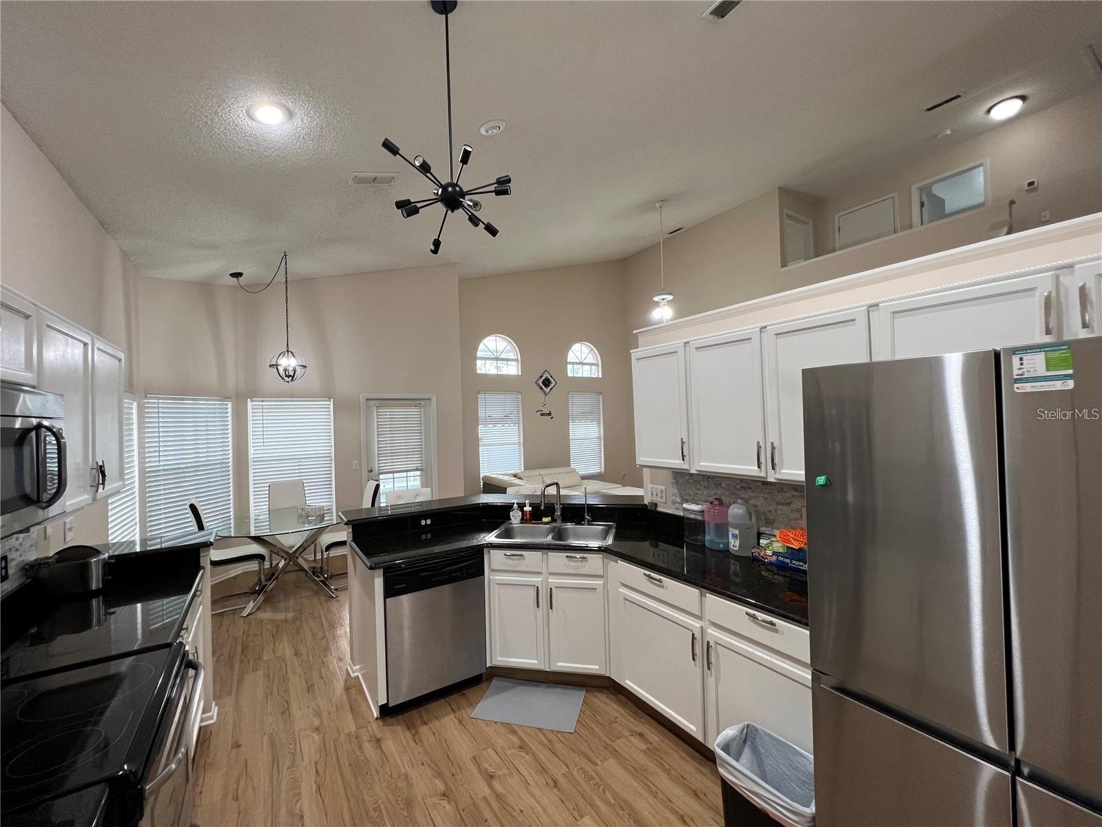 755 Riggs Cir Property Photo 3