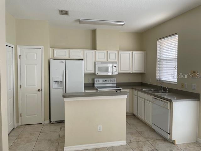 12740 Langstaff Dr Property Photo 12