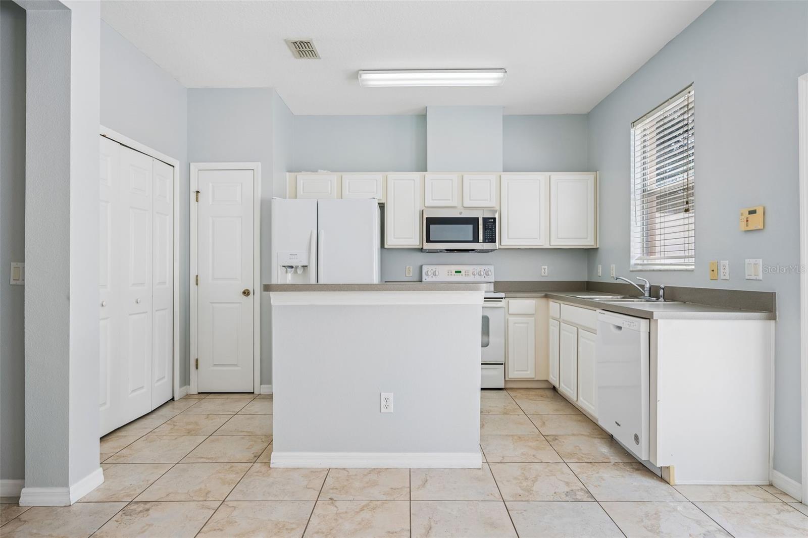 12740 Langstaff Dr Property Photo 13