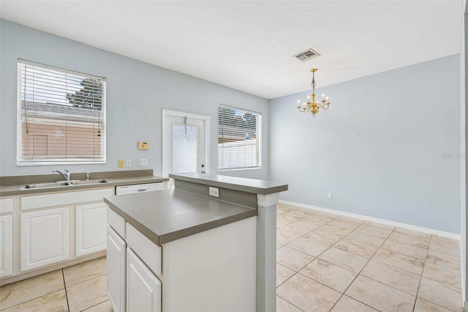 12740 Langstaff Dr Property Photo 15
