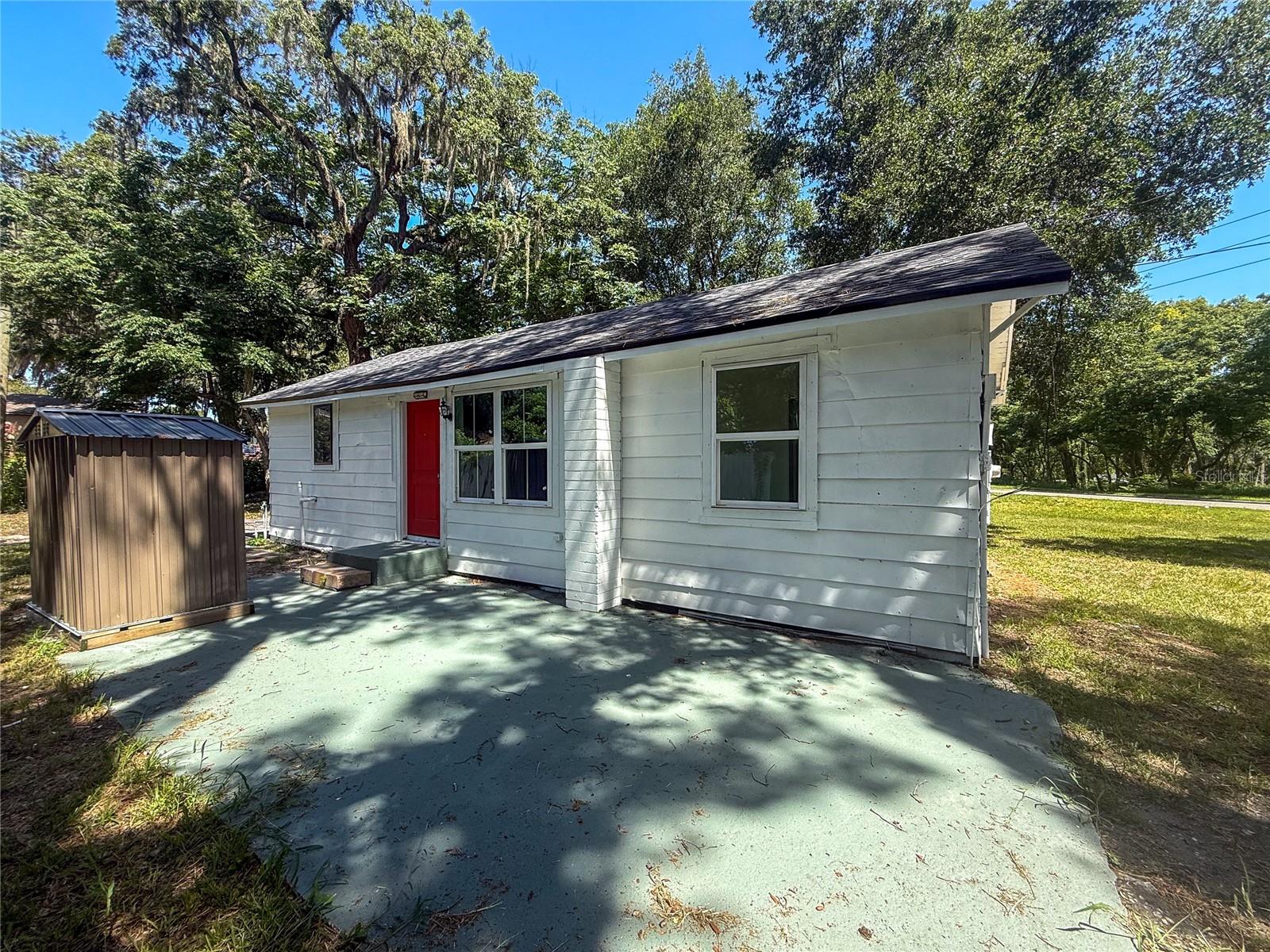1002 Tilden Ave Property Photo 1