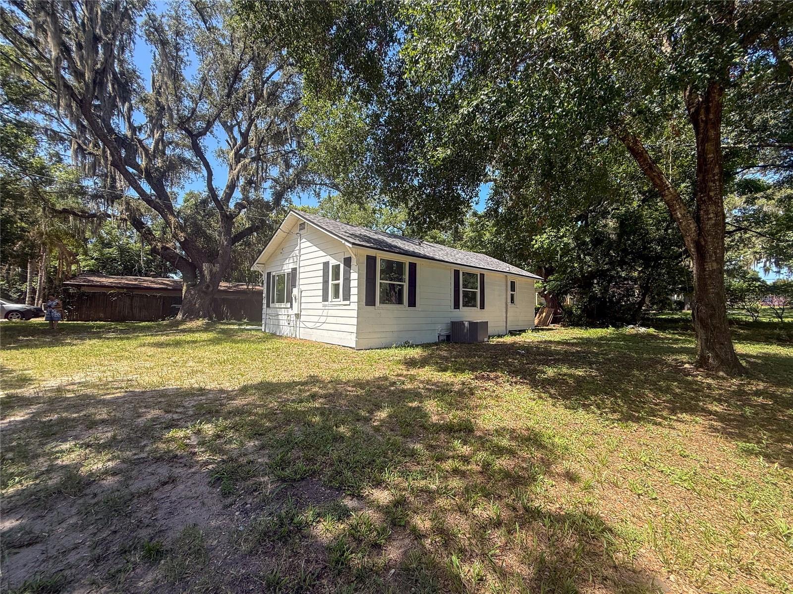 1002 Tilden Ave Property Photo 6