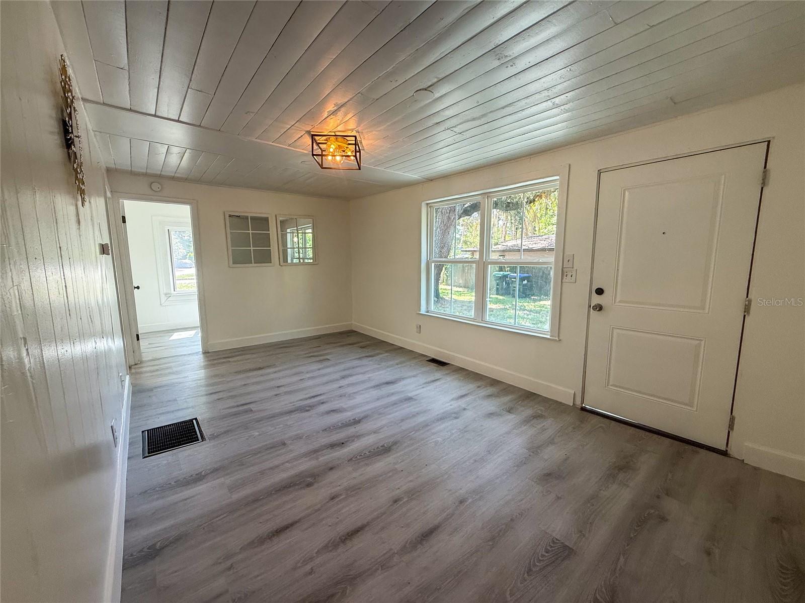 1002 Tilden Ave Property Photo 8