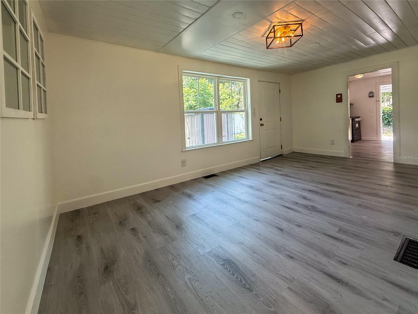 1002 Tilden Ave Property Photo 11