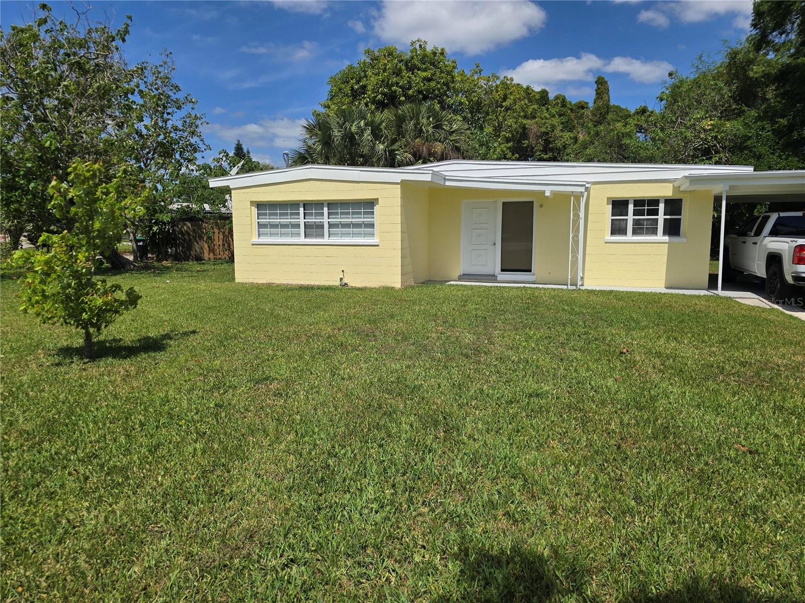 5825 Yucatan Dr Property Photo 1