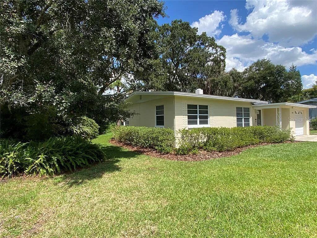 1025 Lake Jessamine Dr Property Photo 3