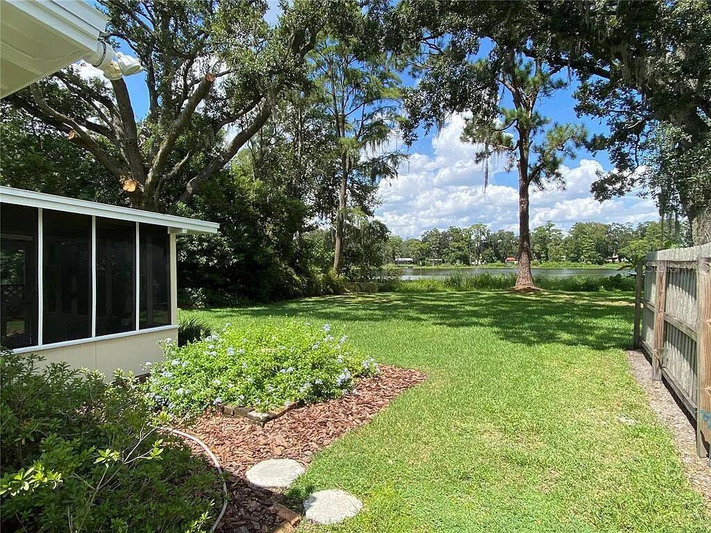 1025 Lake Jessamine Dr Property Photo 4